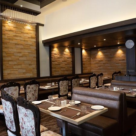 Gold Crest Business Hotel Navi Mumbai Exterior foto